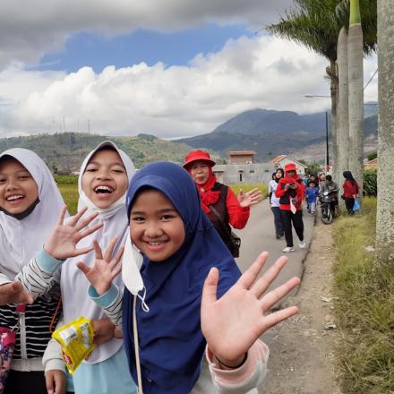 Kemeriahan Acara Gebyar Jalan Santai Desa Nagreg Kendan