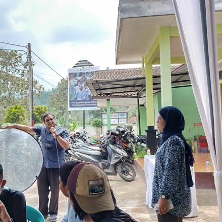 Lensa Mata (Latih Editing,Skill kamera Dan MArketing TAngguh)